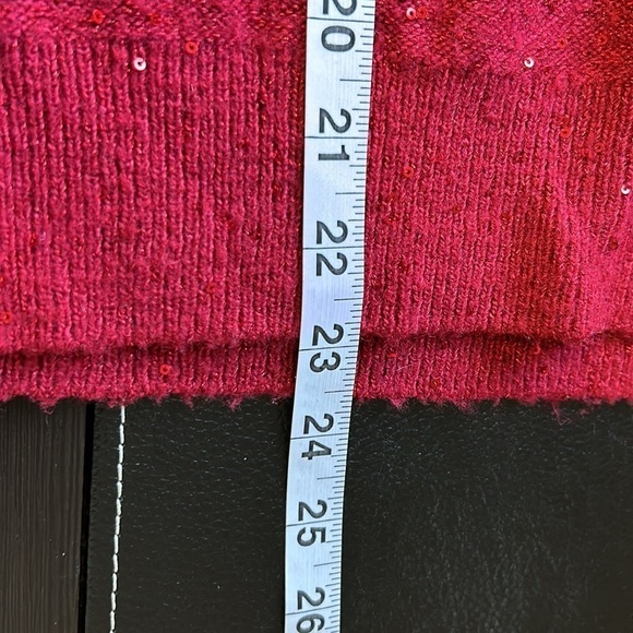 White House Black Market Sequin V-Neck Pullover Red Holiday Sz XS - Picture 8 of 10